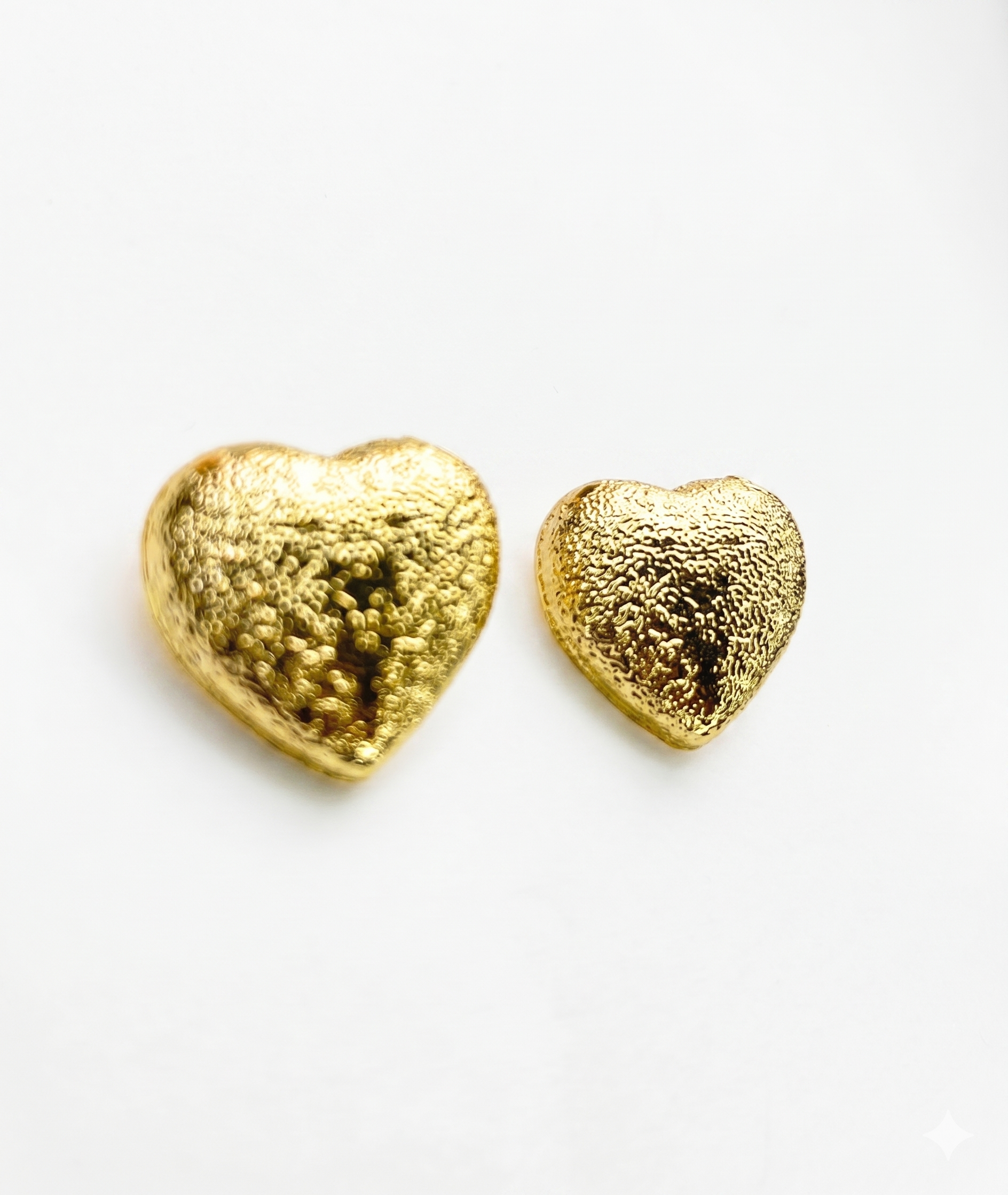 ARETES LOVE ME