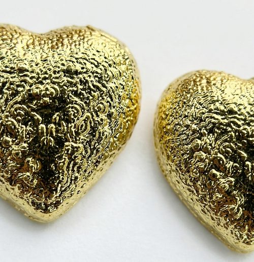 ARETES LOVE ME