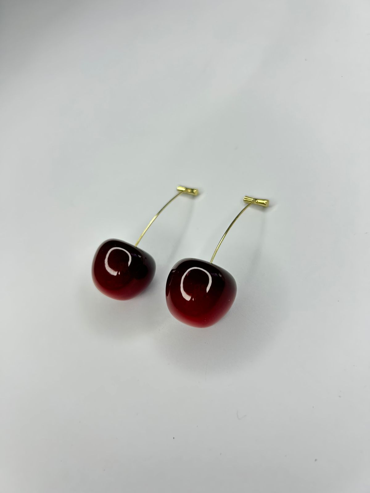 ARETES CHERRY AND LOVE