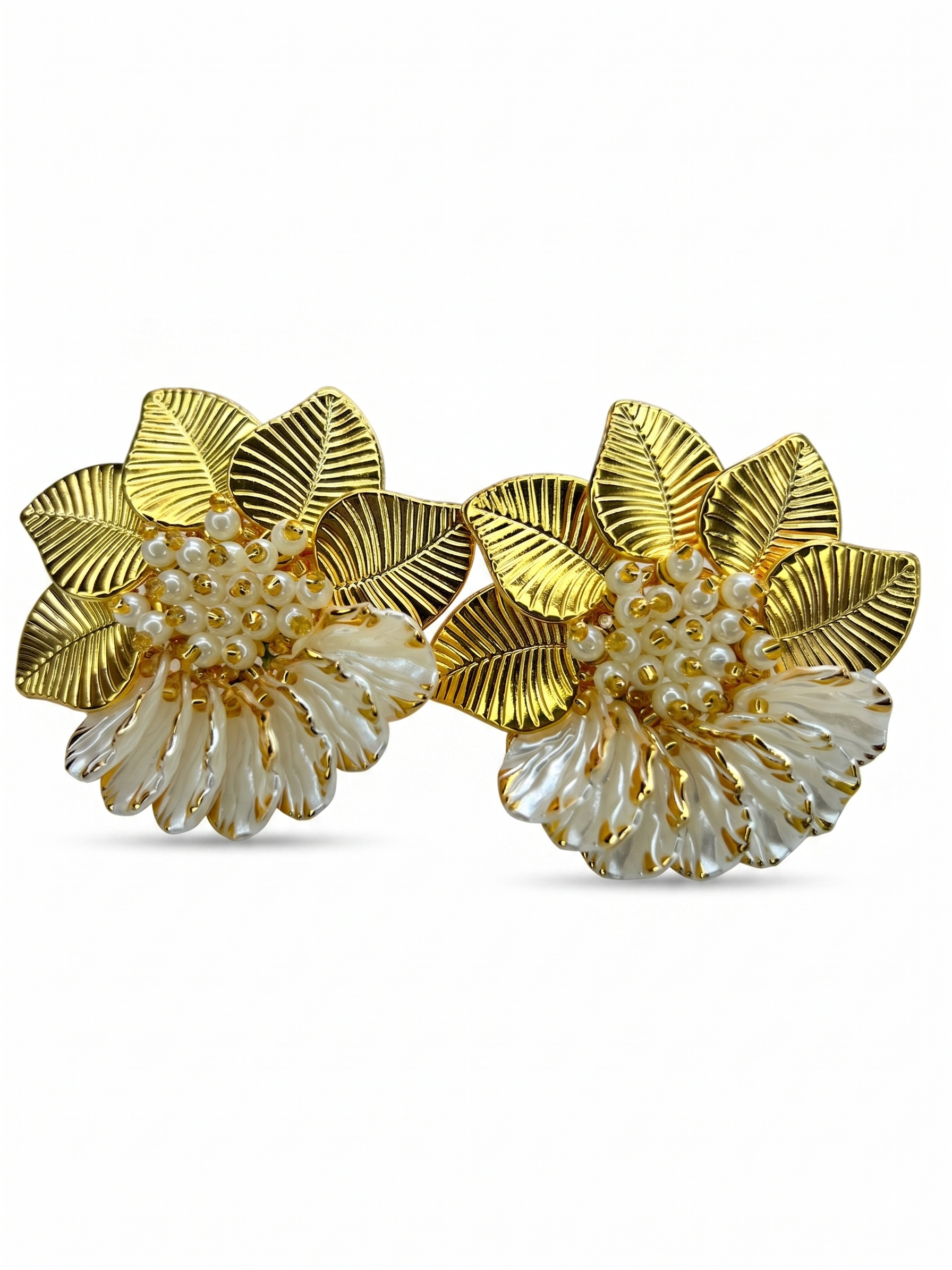 ARETES GARDENIAS